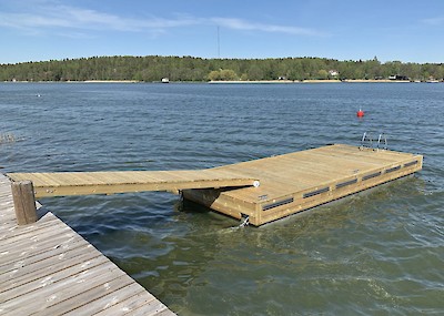 Massiivi 3,2 x 7.5 m massiivibetoni ponttoonilaituri